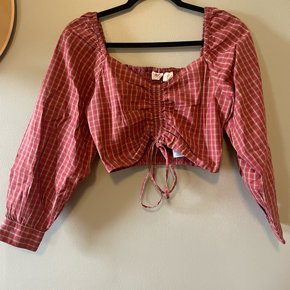 NWT LEVI’s Plaid Red Ruched Women's crop Top